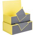 Caja rectangular de carton gris y amarillo con cierre imantado 
